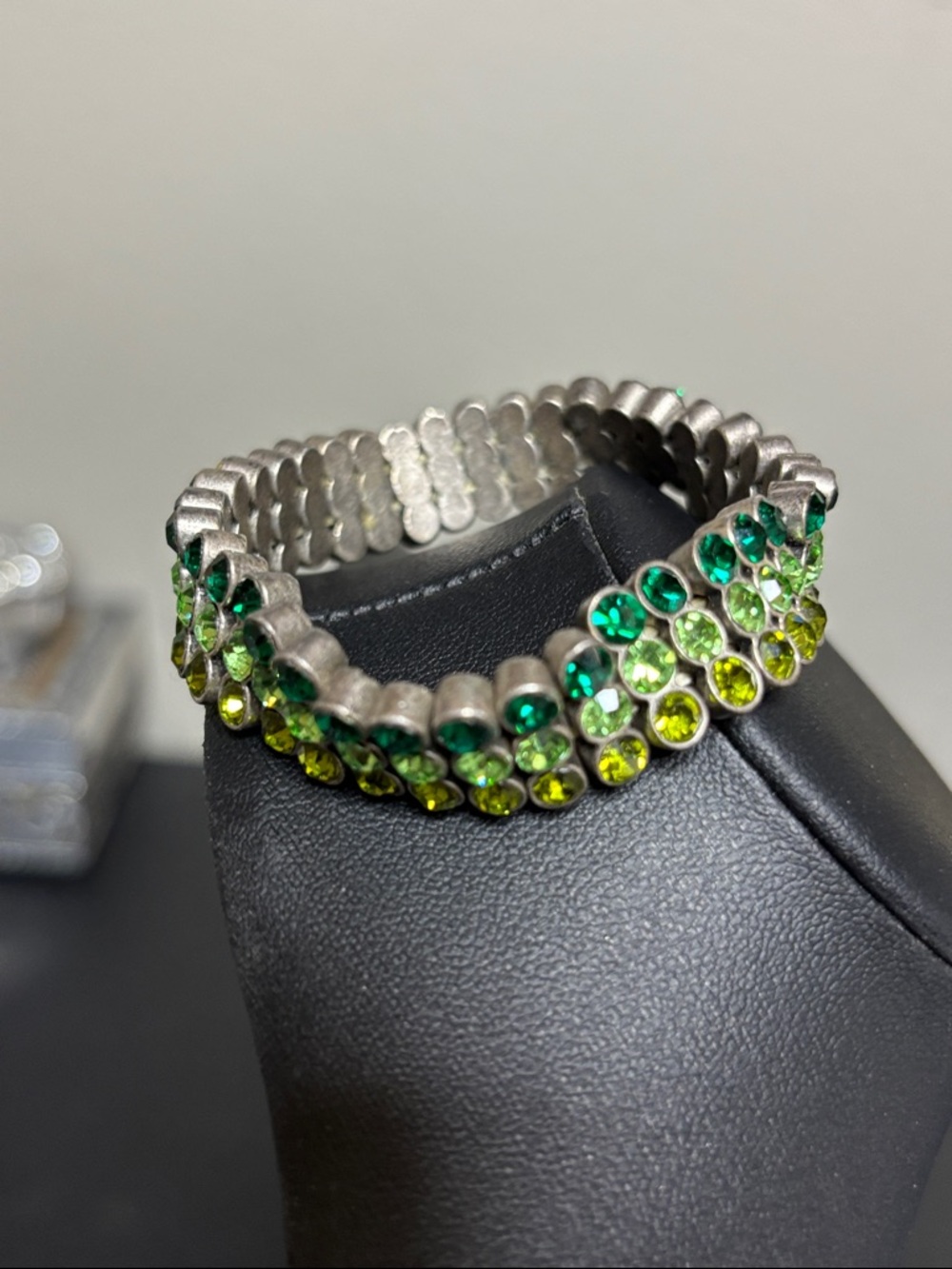 Vintage Three Row Vintage Green Rhinestone Stretch Bracelet Hinged Ladder Links - Picture 4 of 5